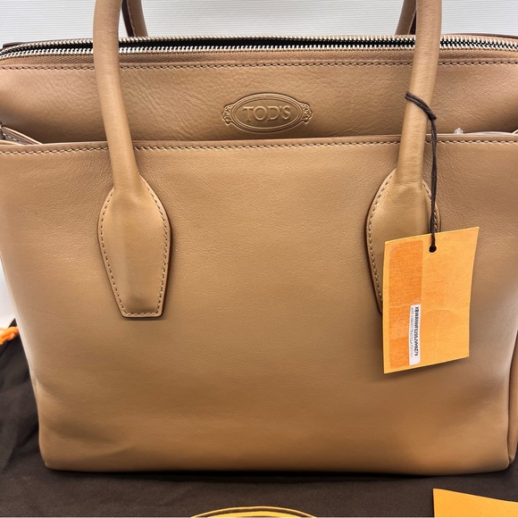 Tod’s CROSSBODY BAG SMALL IN BROWN,retail For $2595 - Picture 5 of 9